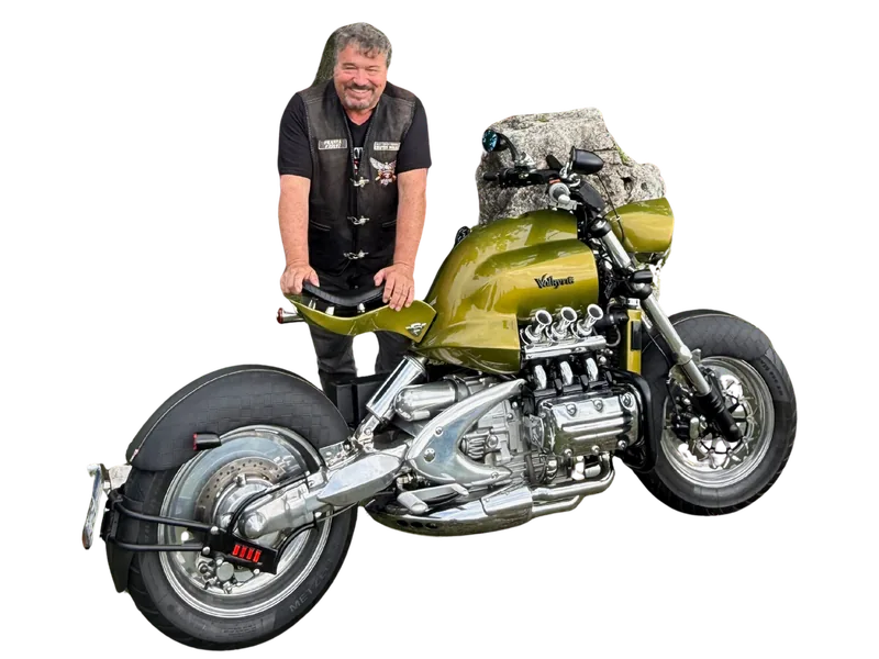 Franta (#29145) u své Hondy Valkyrie
